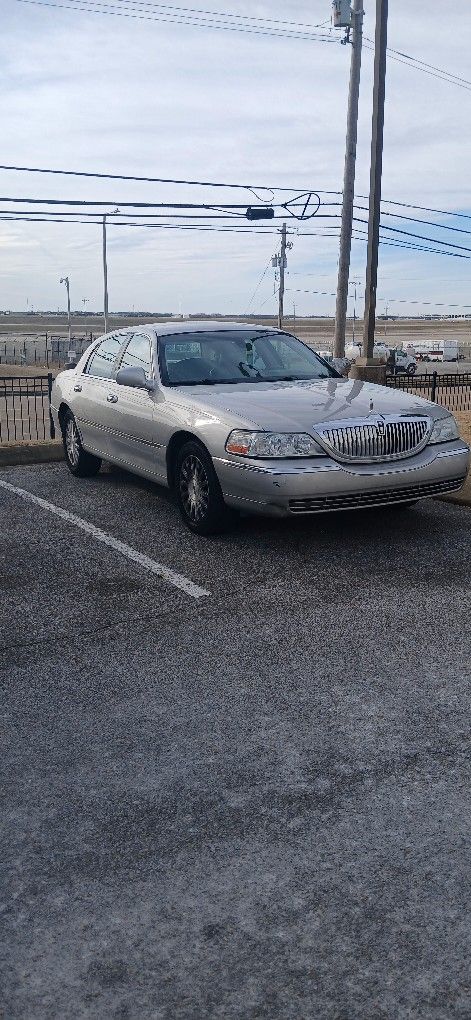 2003 Lincoln Town Car
