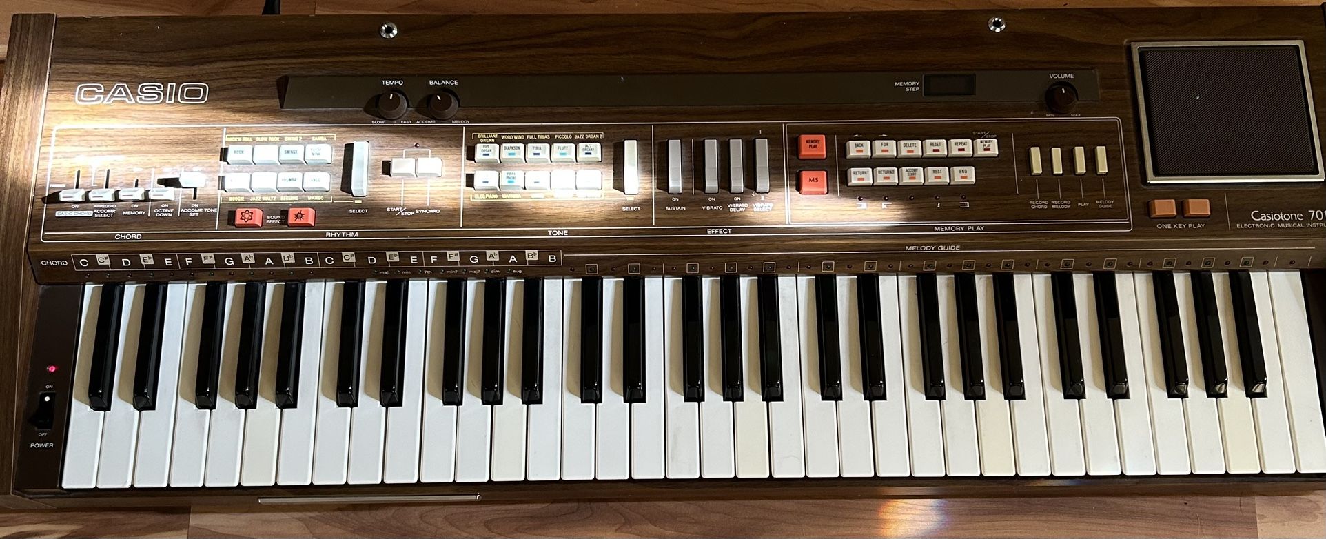 Casio Casiotone CT-701 Vintage Electronic 61 Key Keyboard Piano
