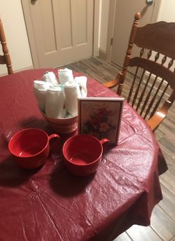 Flower vase and mugs and wash cloths and Picture