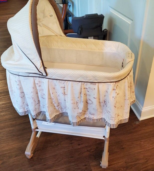 Delta Bedside Bassinet- Jungle