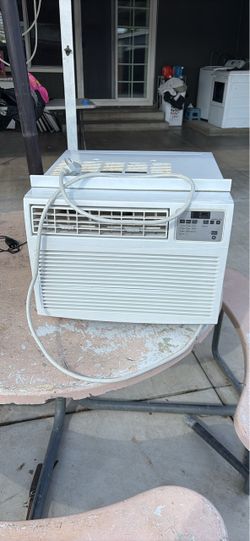 GE Window Air Conditioner Unit