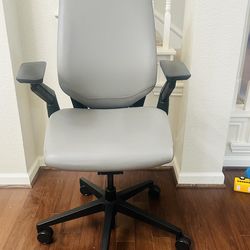 Steelcase Gesture fully loaded in perfect condition