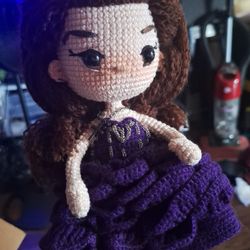 Amigurumi niña mide 20 cm aproximadamente