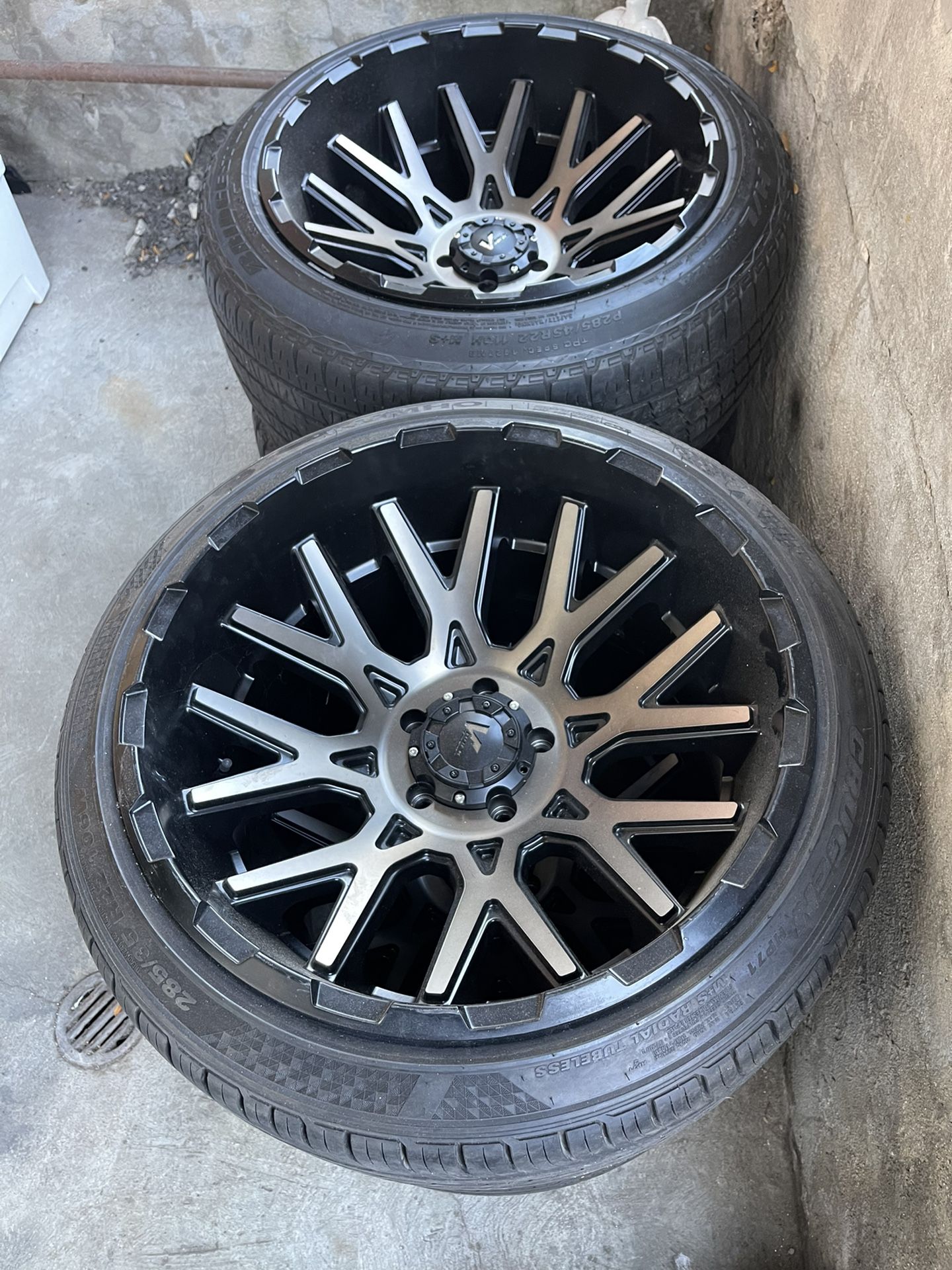 (Set Of 4) V-Rock Recoil VR10 22x12 -44 VR10 Wheels And Tires 5x5.5