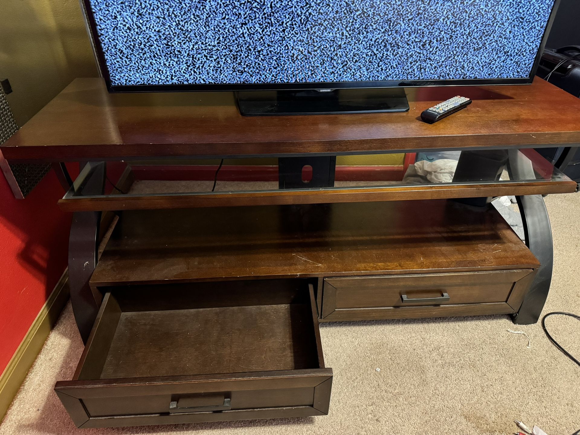 Entertainment/tv Stand With Tv Bracket