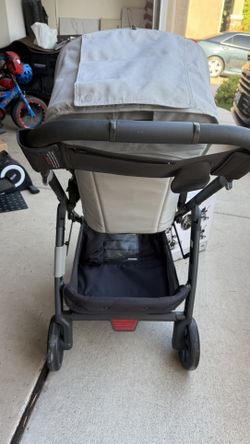 Brand new Upper baby stroller . Comes with everything in the picture . It has no issue been sitting in storage and just needs to be used . Comes with