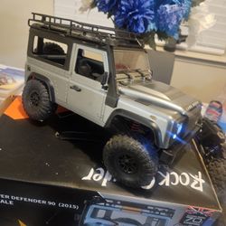 RC LAND ROVER ROCK CRAWLER