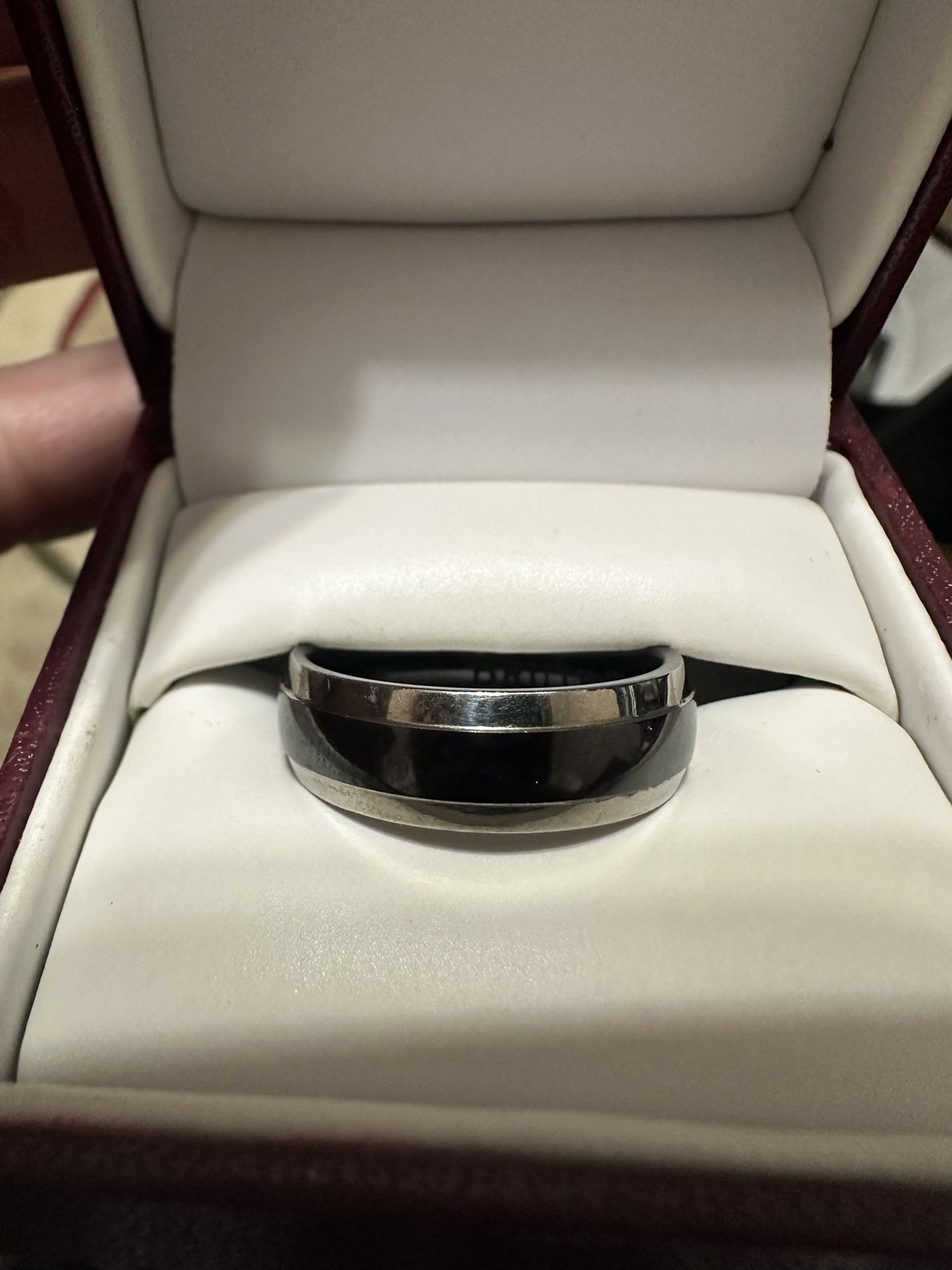 Helzberg Men Black & Grey Wedding Band New In Box