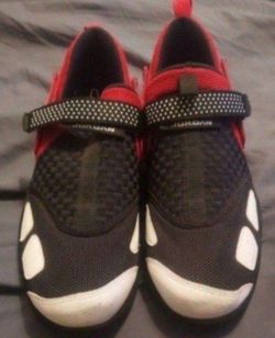 Size-12 Mens Air Jordan Trunner LX   No box