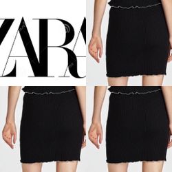 NEW ZARA RIBBED MINI SKIRT WITH METALLIC TRIMS SIZE L