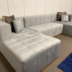 !brand New Double Chaise Sectional Velvet.