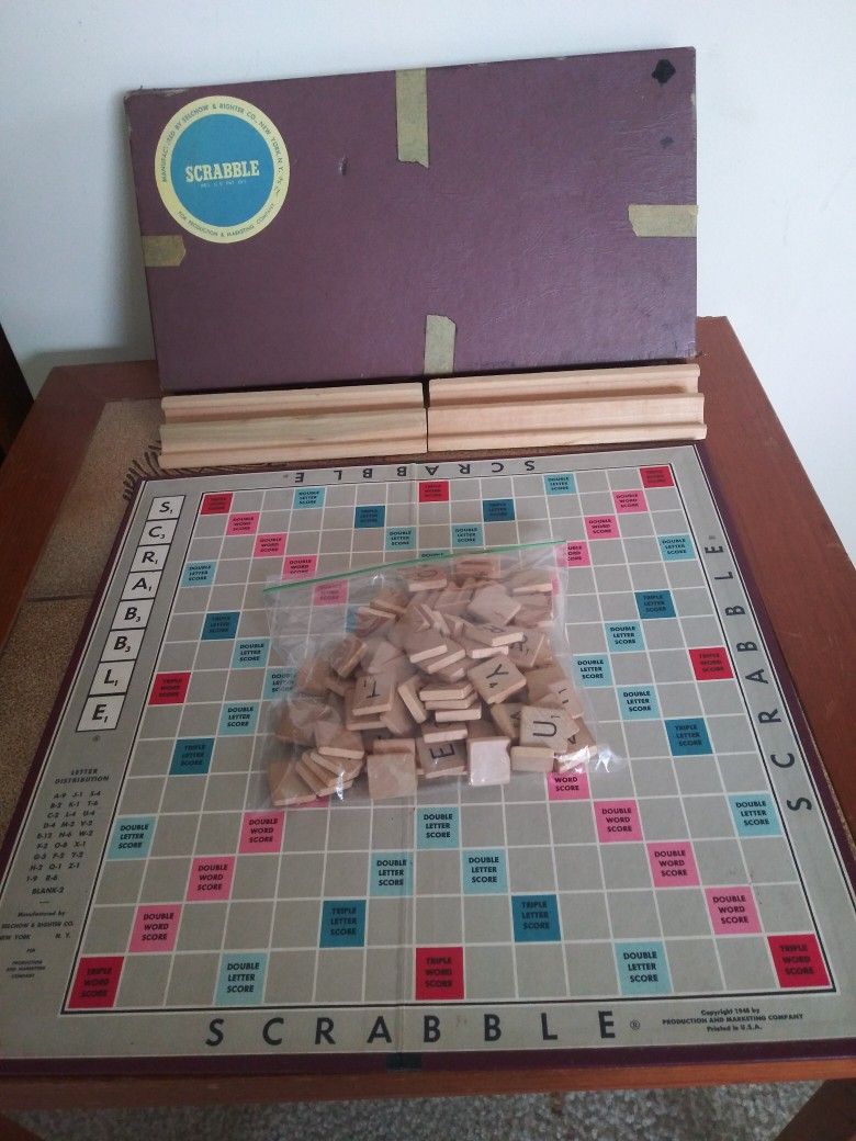 Scrabble by Selchow&Righter. 1953 Edition