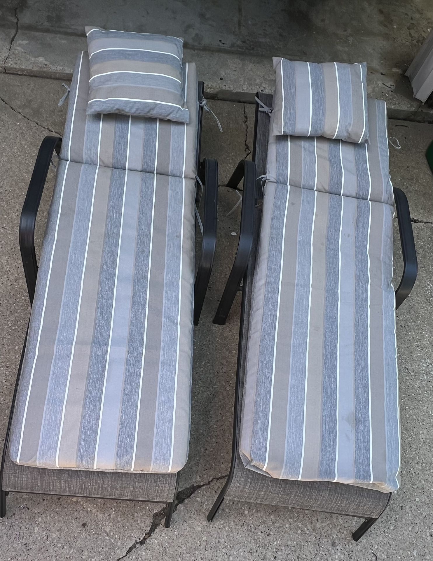 Reclining Chaise Loungers