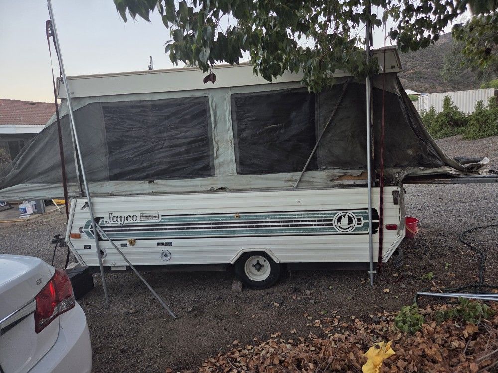 87 Jayco Pop Up