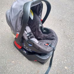 Current Not Expired BRITAX Car Seat/Carrier 