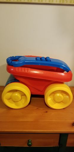 New Mega Blocks Pick Up Pull Wagon
