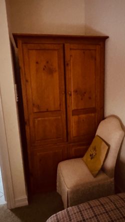 Solid wood hutch