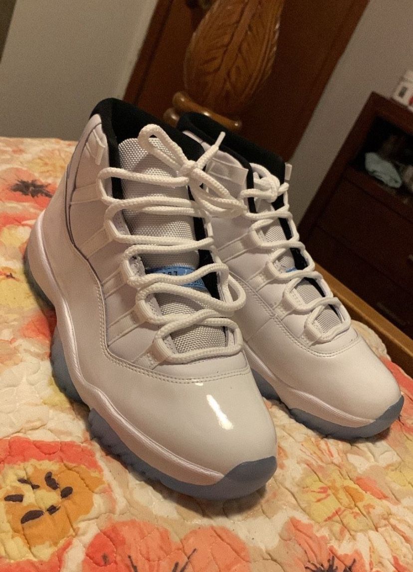 Jordan 11 Legend Blue Size 9.5