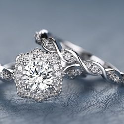 Halo Twist Round Cut Bridal Set