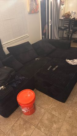 Worls greatest 3 piece couch