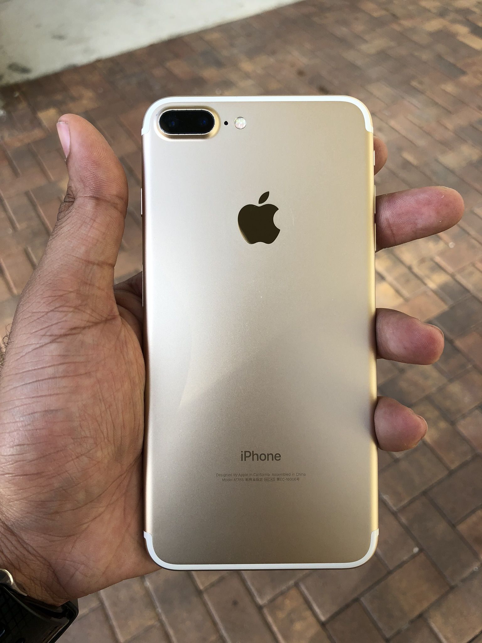 UNLOCKED IPHONE 7 PLUS / LOW PRICES 