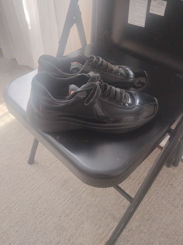 Black Prada's Size 7