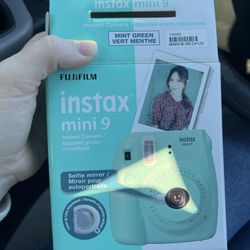 Polaroid Camera 