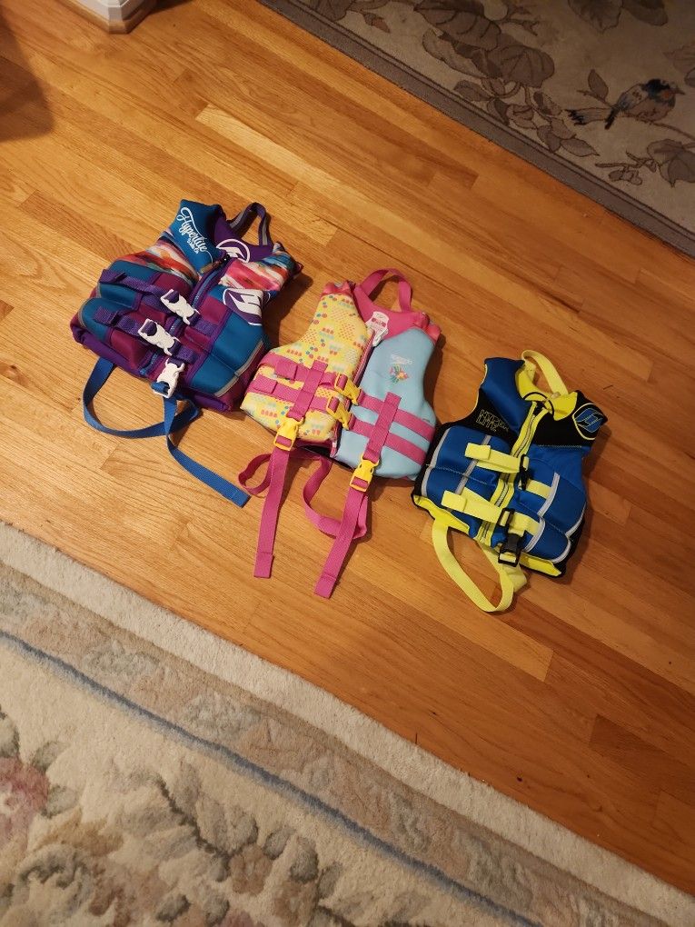 3 Life Vests Jackets 30 To 50 Pounds USCG Approved