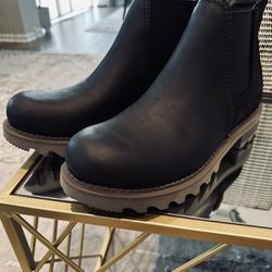 Sorel Mens Boots Size 8 New