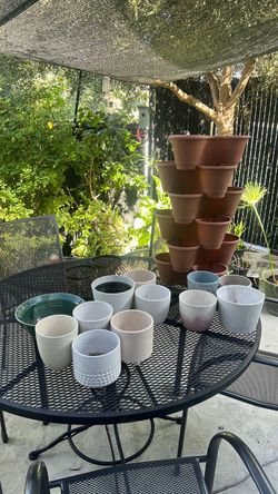 Pots and  tower 20 items