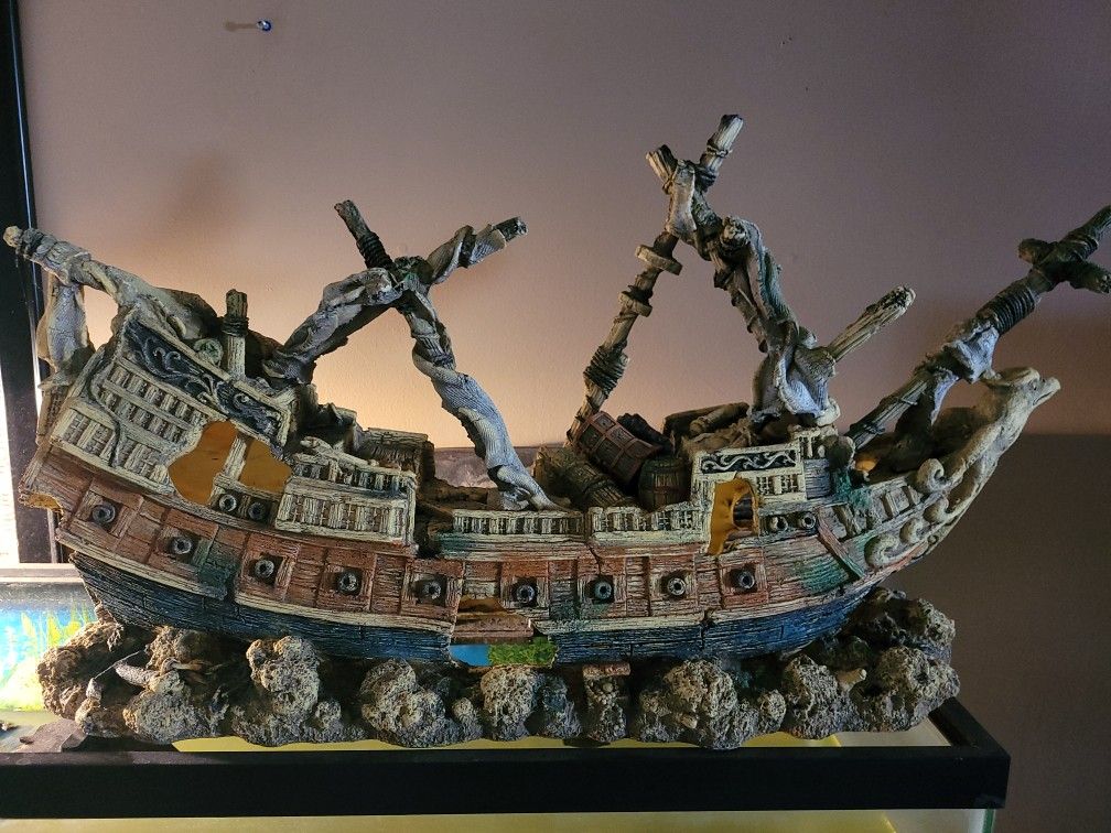 XL shipwreck aqaruim Decor.