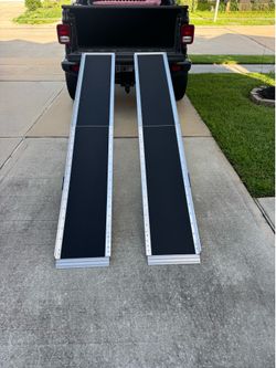 Portable aluminum ramps 8ft