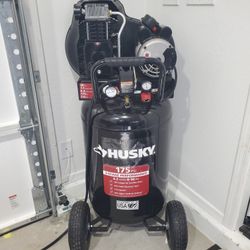 HUSKY 30 GALLON AIR COMPRESSOR 2 STAGE