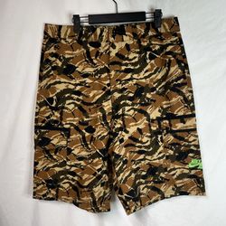Nike Air Cargo Shorts Mens 34 Large Camo Orange Beige Skate SB Baggy NWOT