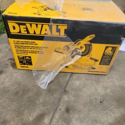 DEWALT
15 Amp Corded 12 in. Double Bevel Sliding Compound Miter Saw with XPS technology, Blade Wrench and Material Clamp
Questions & Answers (210)