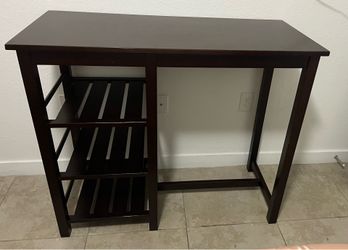 Solid Wood Desk/Table & Office Chair – Great Condition | Mesa de Madera y Silla de Oficina – Excelente Estado