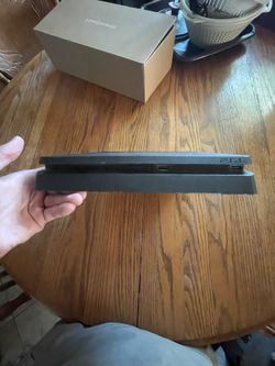 PS4 Slim 100$