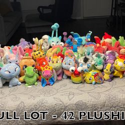 Neopets Plushies (Vintage) - GREAT CONDITION