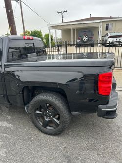 Chevy Silverado bed cover