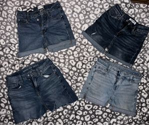 Women’s Shorts  ~ sizes 2-4