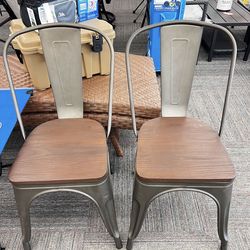 🔥 Set of 2 Tolix-Style Metal Dining Chairs w/ Wood Seat – Stackable – BRAND NEW! 🔥