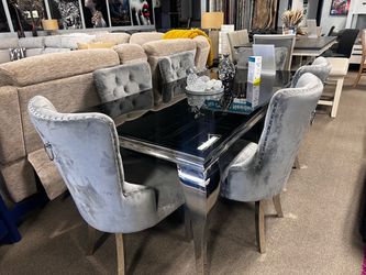 Gorgeous glass dining table set! 🖤✨