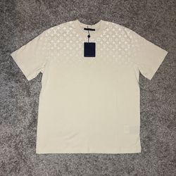 Lv shirt size L