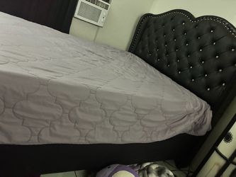 Black Tufted Upholstered Bed Frame – Queen Size