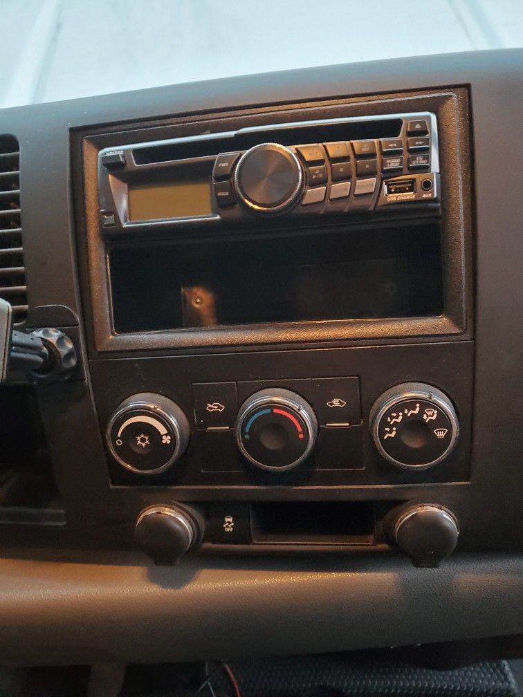Dual Electronics AM/FM CD Player
