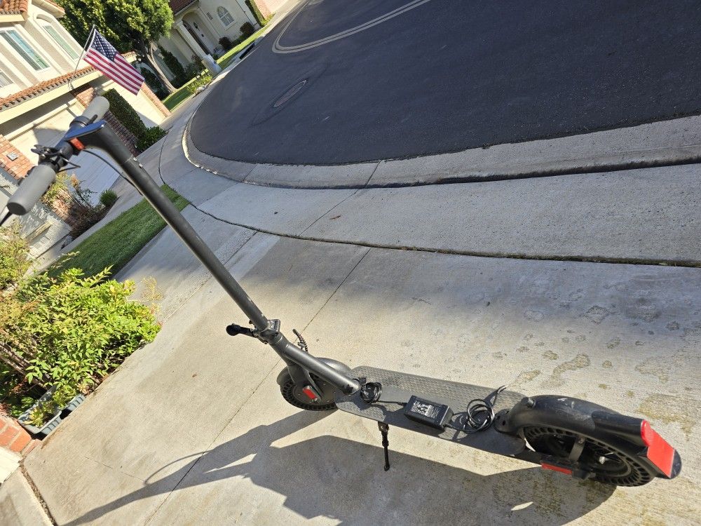 SCOOTER ADULT PAID700.FOR$375