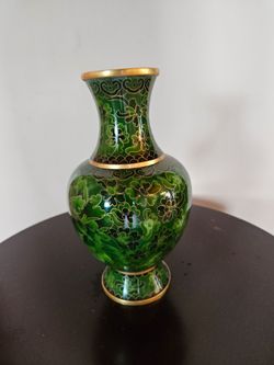 Green Cloisonné Enamel Vase with Floral Pattern