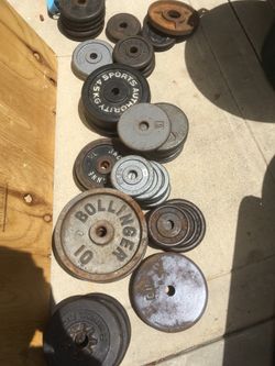 600lbs of standard 1” weights