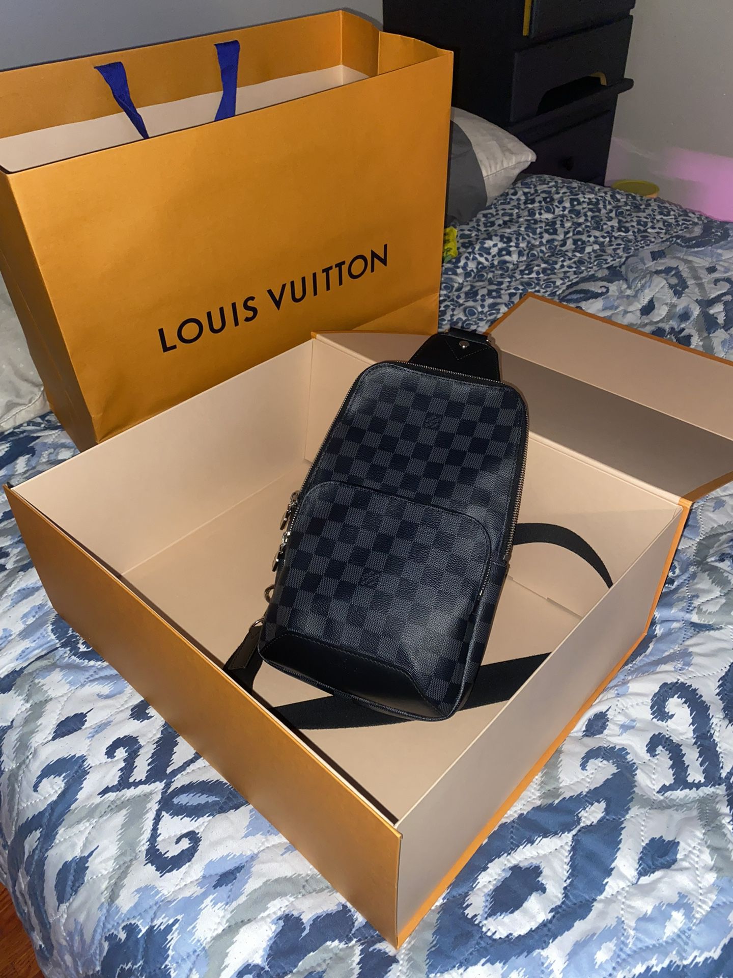 Louis Vuitton Damier Graphite Sling Bag for Sale in Scottsdale, AZ - OfferUp
