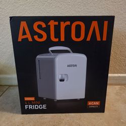 Brand new astroai 4L mini fridge, 6 can capacity